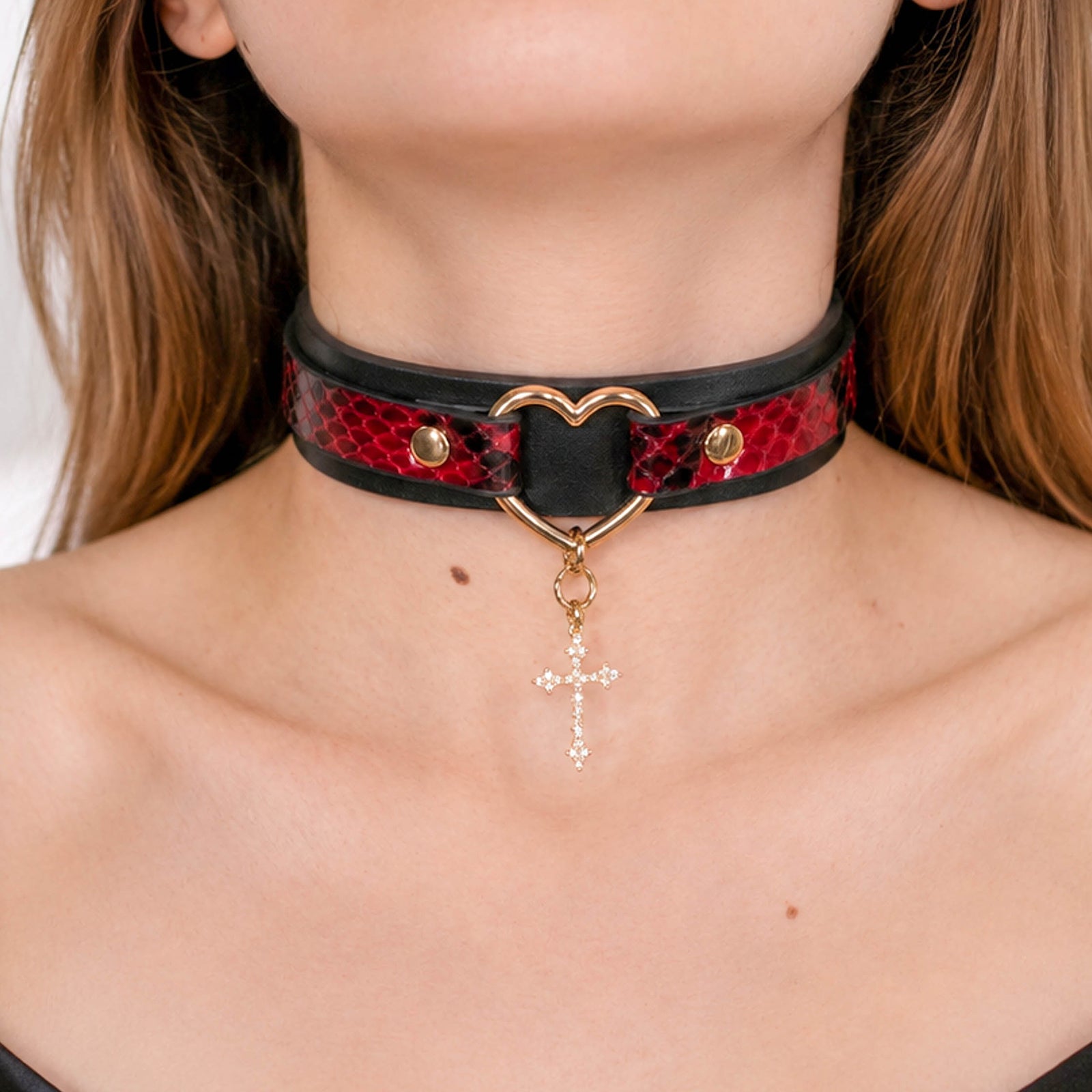 Janus Black Red Heart Ring Choker
