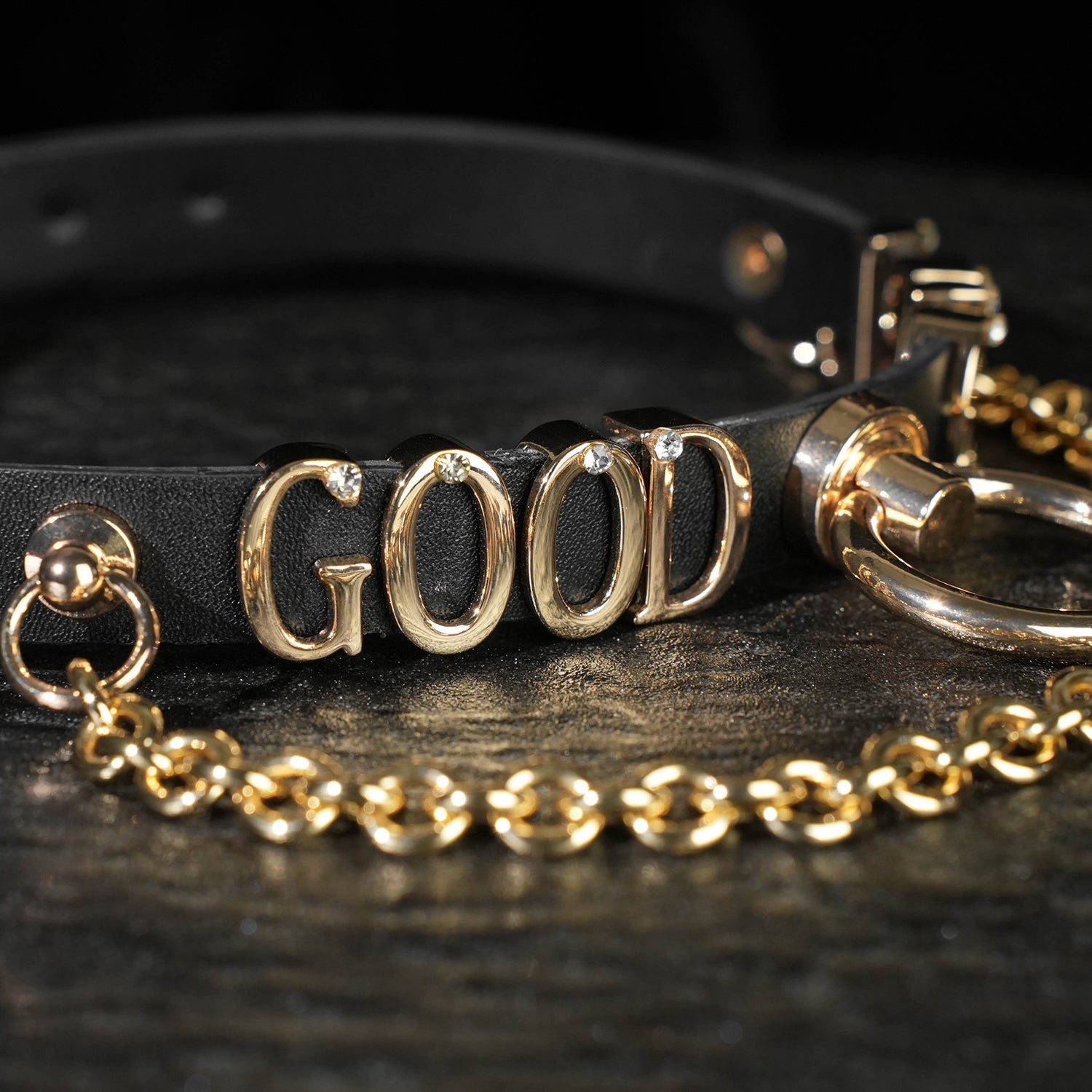 Antiphus Metal Letter Choker with chain & Oring