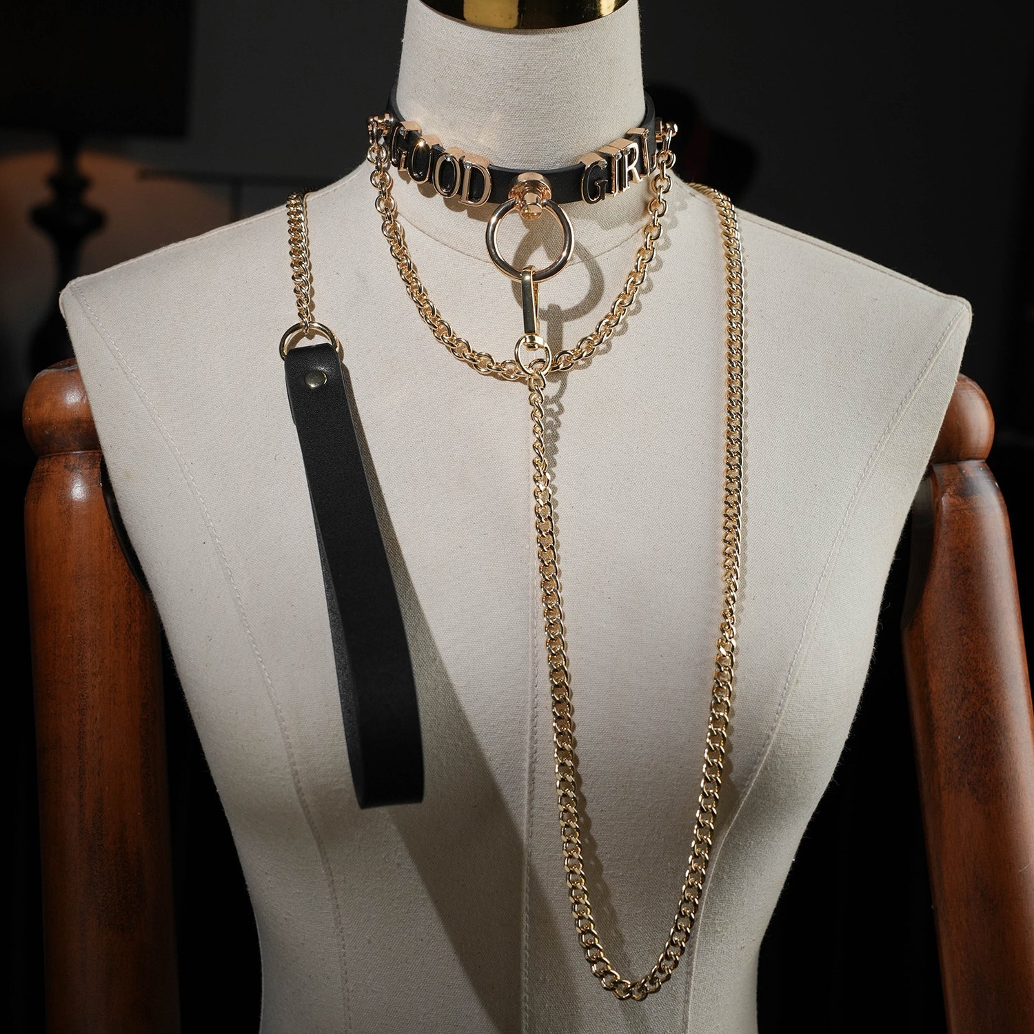 Antiphus Metal Letter Choker with chain & Oring