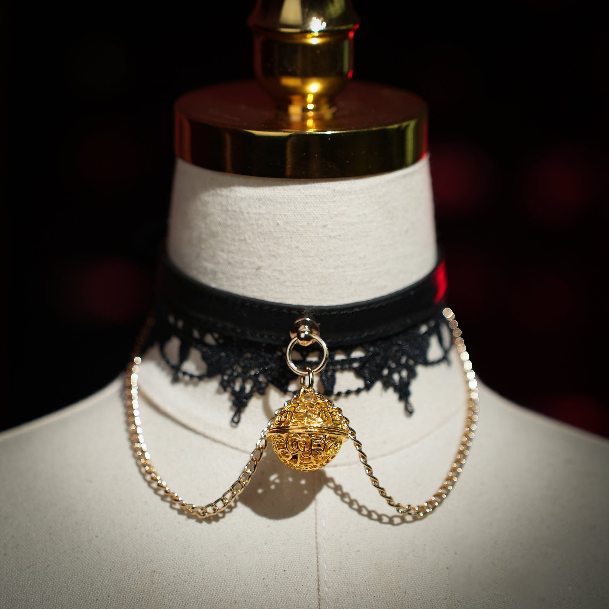 Clotho Black Lace Choker with Double-Chain _cowhide