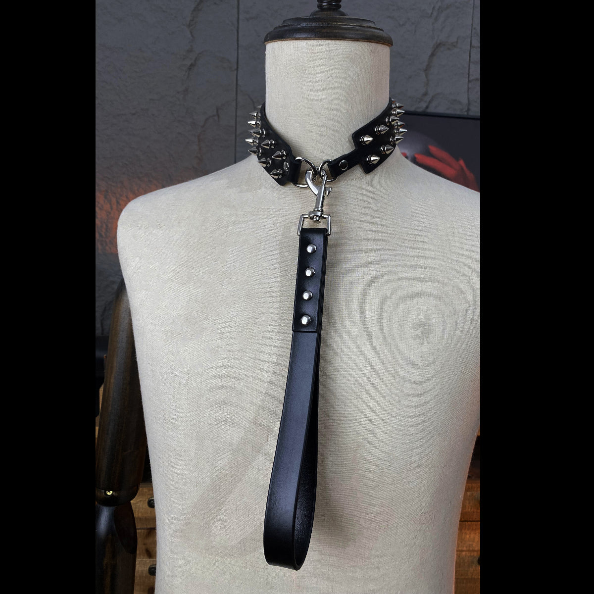 Ares Stud Choker Plus Leash